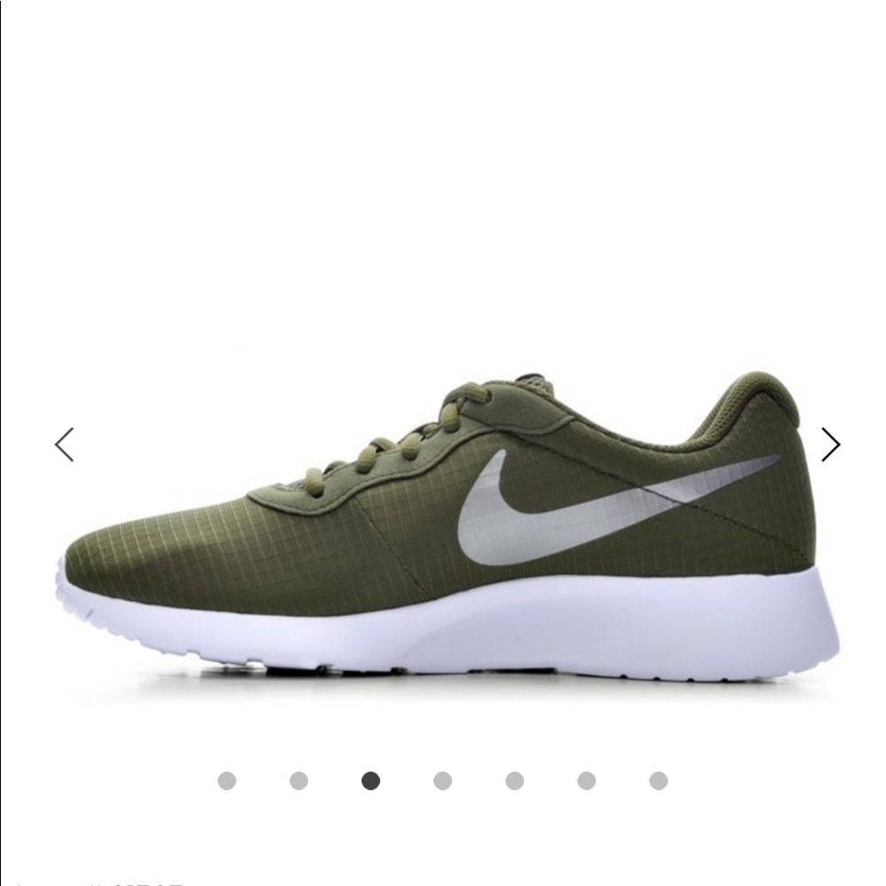 Women’s Nike tanjun sneakers